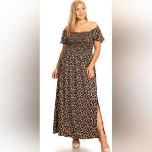 Style, Comfor and Vibe. Plus Brushed Ditsy Floral Maxi Dress